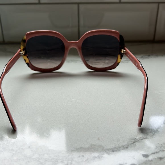 Prada sunglasses - Picture 3 of 7